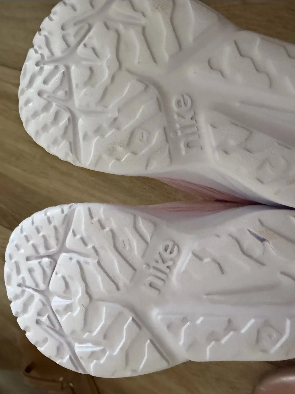 Nike Kids Pink Lightweight Lace-Up Sneakers